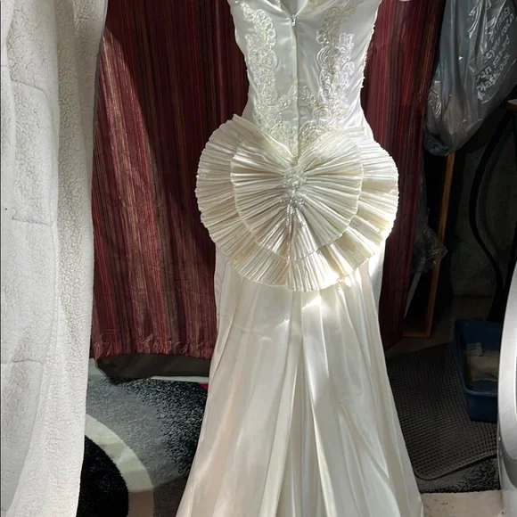 Mon Cheri White Sheath Wedding Gown with Flutter Sleeves with veil and train